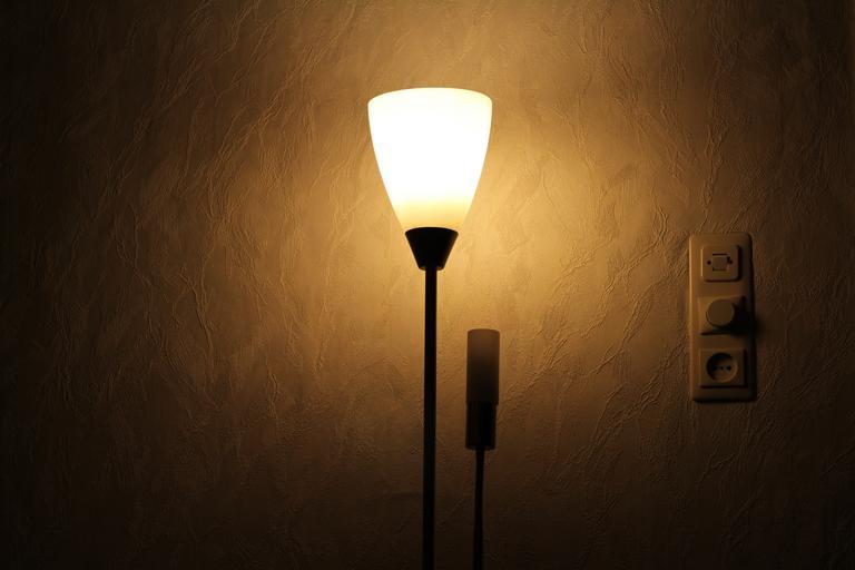 design lampy v pokoji a moÅ¾nosti umÃ­stÄ›nÃ­ zÃ¡suvek a vypÃ­naÄÅ¯